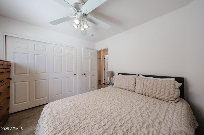 8-23327 W Twilight Tr_bedroom 2b