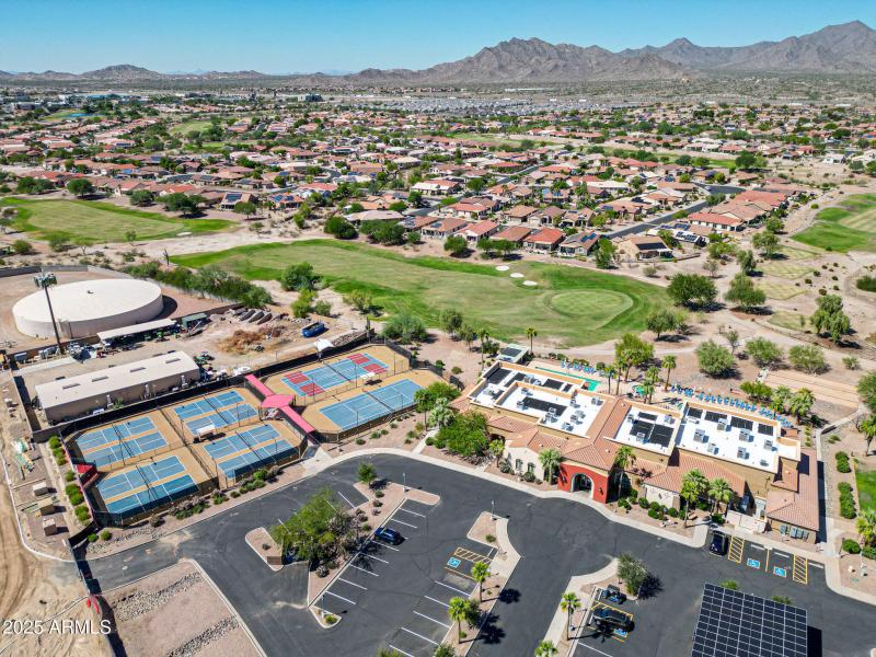 10-23327 W Twilight Tr_Sundance clubhous