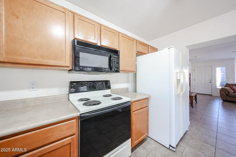 14-23327 W Twilight Tr_kitchen3