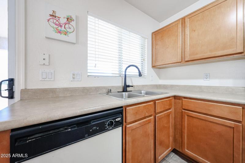 15-23327 W Twilight Tr_kitchen2