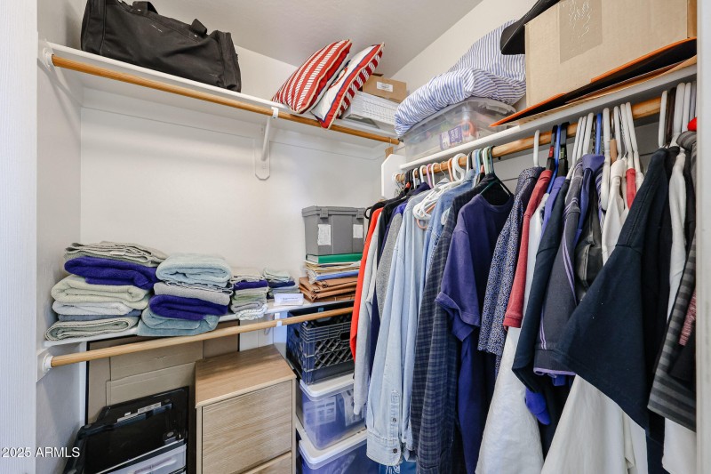 21-23327 W Twilight Tr_main walk in clos