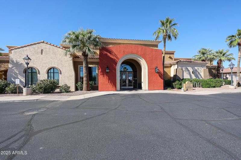 42-23327 W Twilight Tr_Sundance clubhous