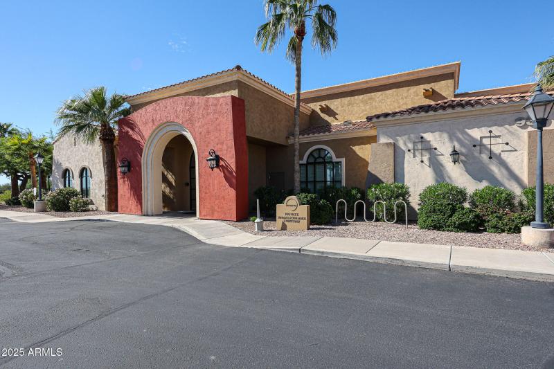 43-23327 W Twilight Tr_Sundance clubhous