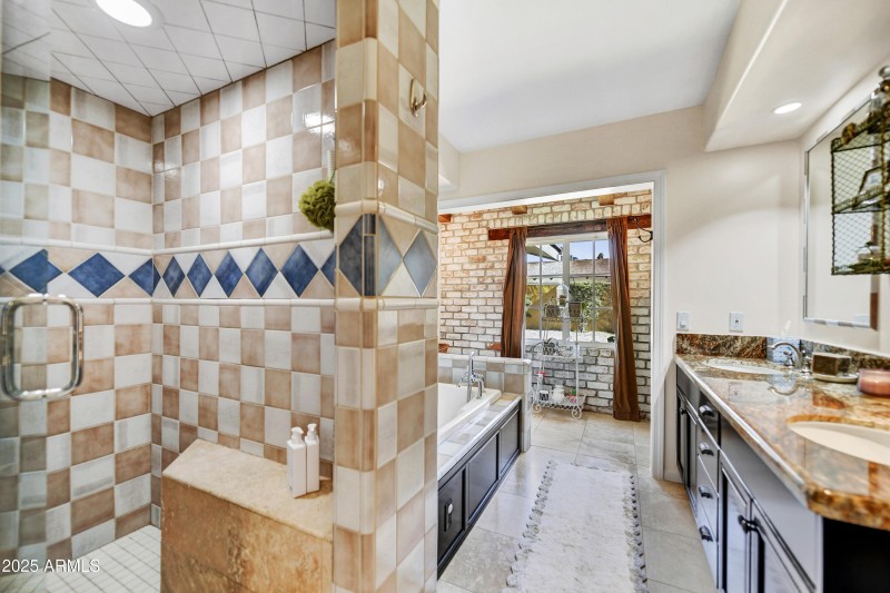 016_Primary Shower Detail