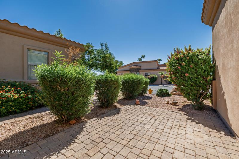 Private side courtyard