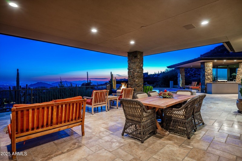 42-11070ERollingRockDr-42