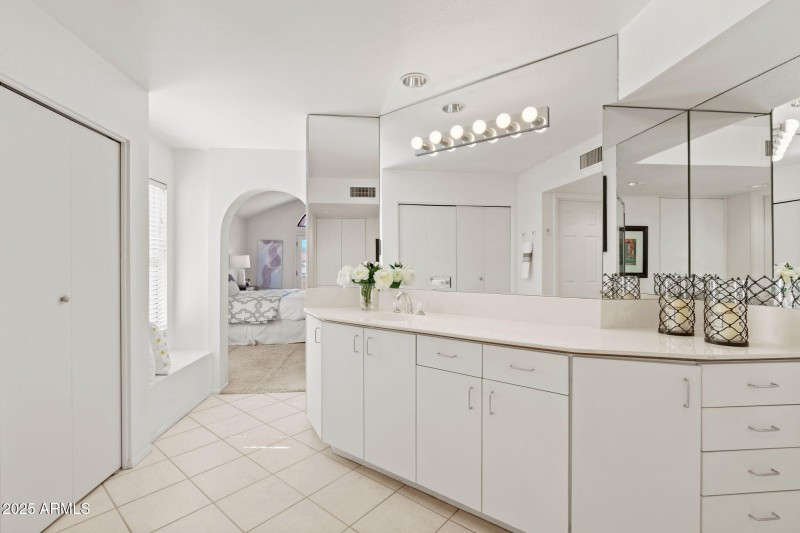 Primary w Window Seat