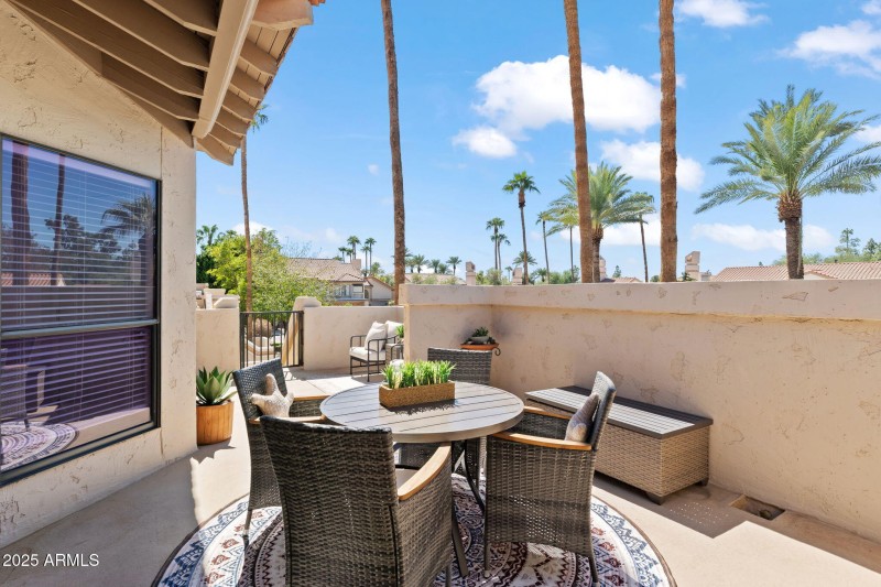 Multiple Seating Areas