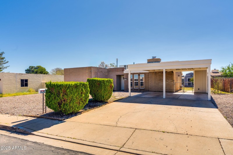 3-web-or-mls-Highland Dr-3