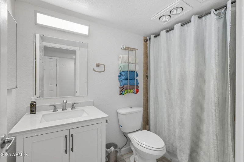 33-web-or-mls-Highland Dr-33