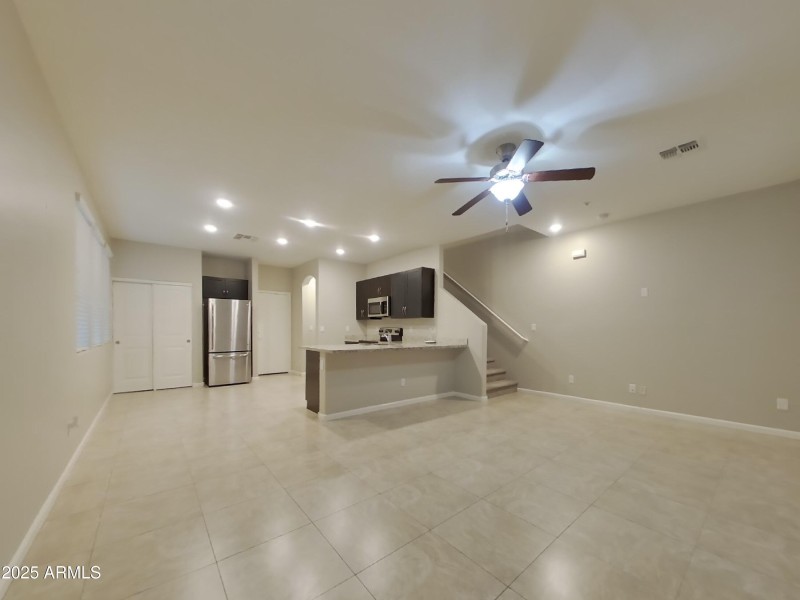 1_pc_CXYVOugTkv_4TqnXzrzdJ_layout_1