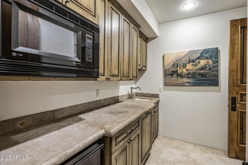 Main Level Butler's Pantry