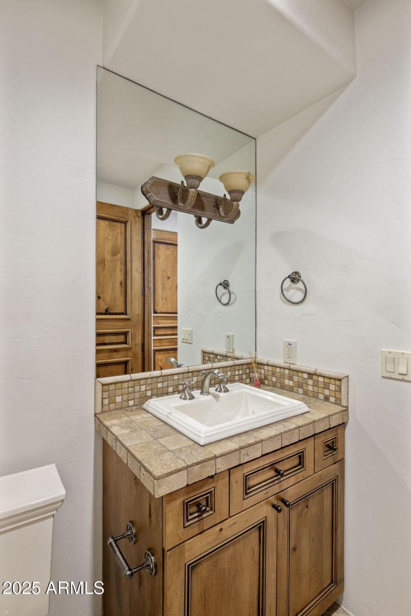 Powder Room for Effortless Entertaining