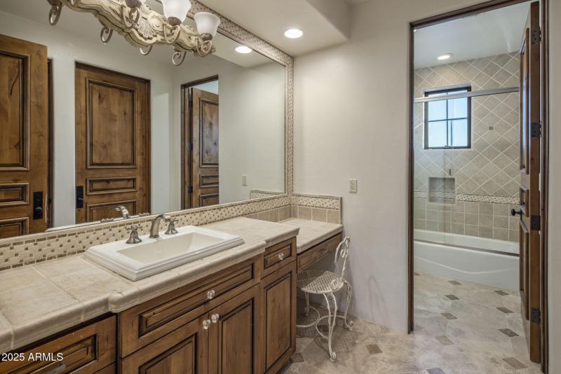 Ensuite Guest Bathroom