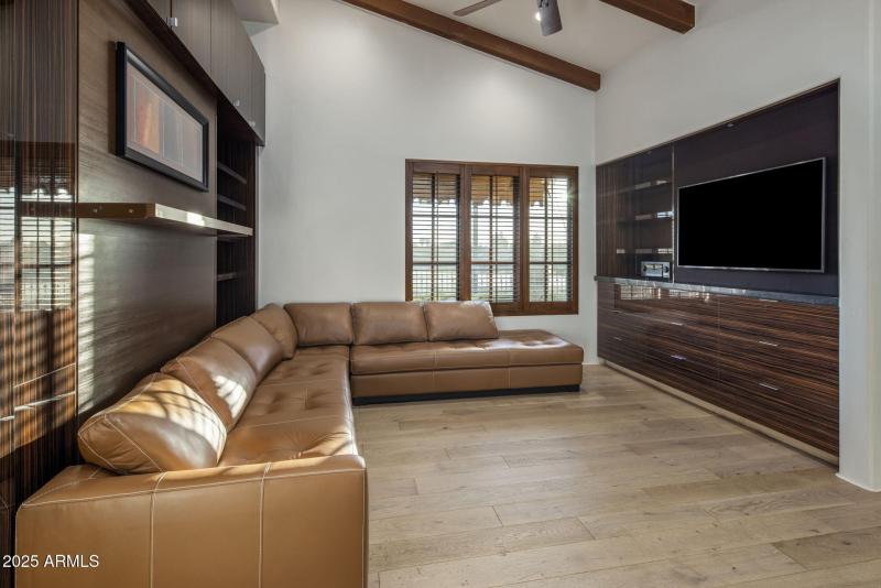 Spacious Guest House Living Room