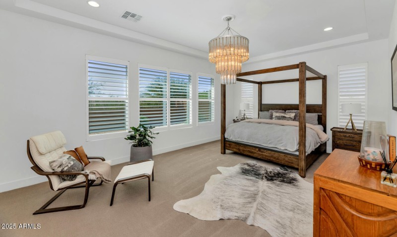 2041 E Fallen Leaf Ln-large-023-024-2041