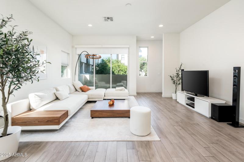 325 E Coronado Rd Unit 13 - MLS-10