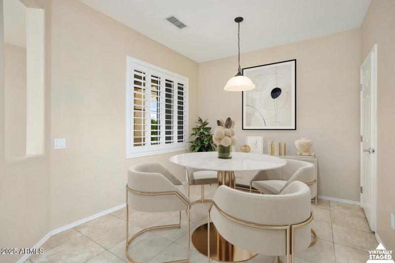 23-Breakfast-Nook-Staged