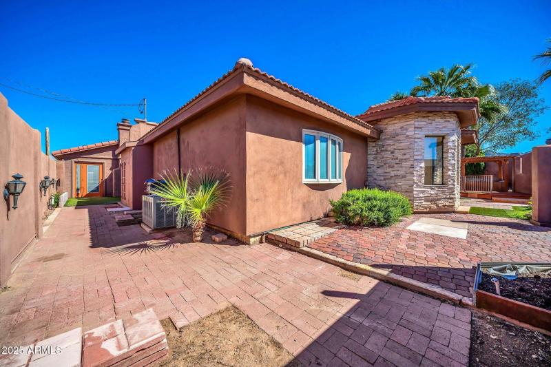 1450 E Royal Palm Rd-51