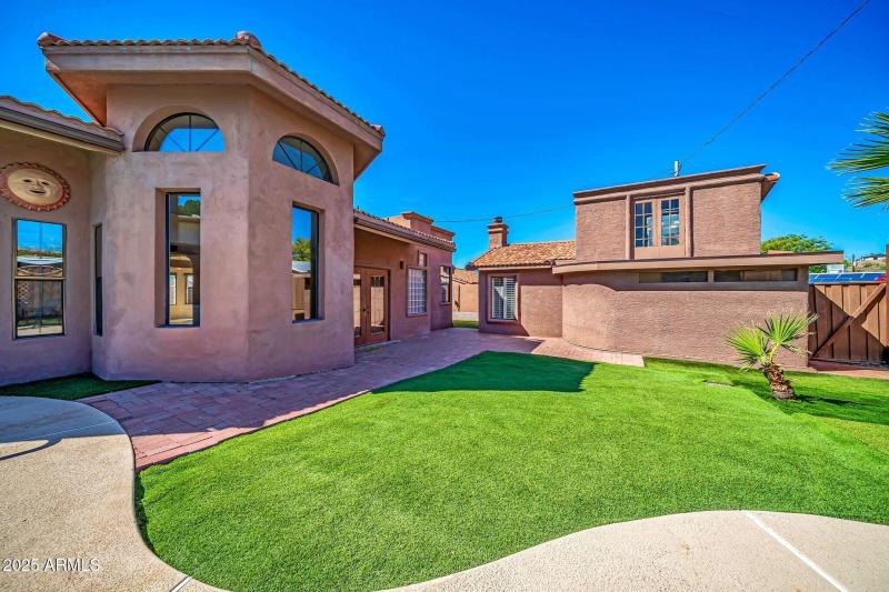 1450 E Royal Palm Rd-57