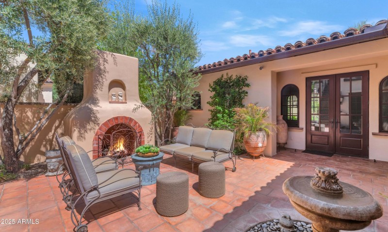 4949 E Lincoln Dr-print-007-006-TOD7401-