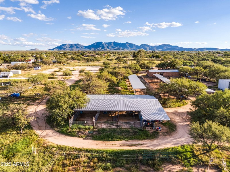 27 Half Covered Stalls