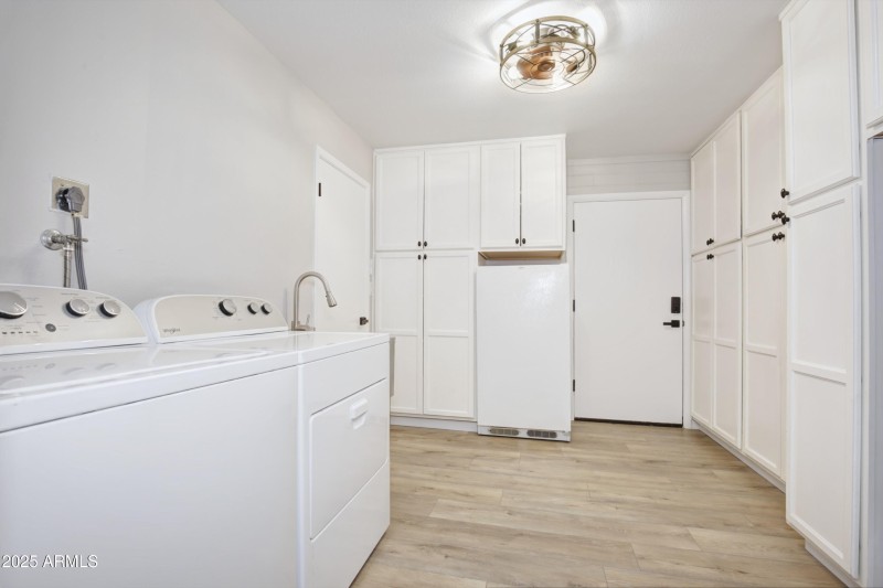 Laundry room storage