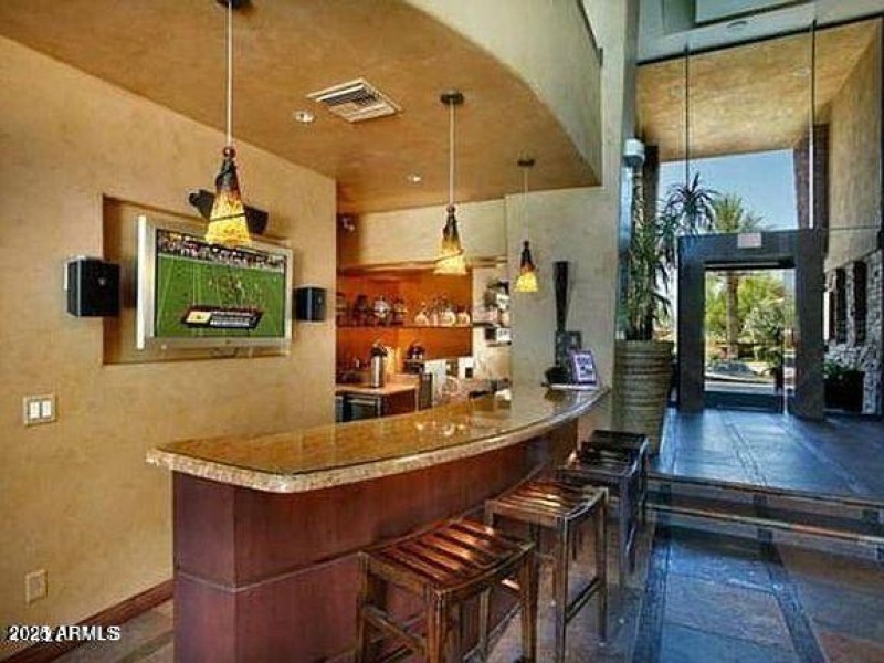 20211115222725058183000000-o