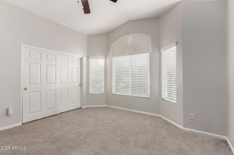 8807 E SAGUARO BLOSSOM RD