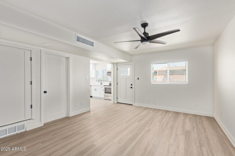 0031-31 - Broadway #103 (1)