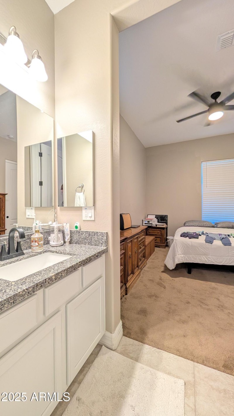 2nd Bath Jack and Jill (2)