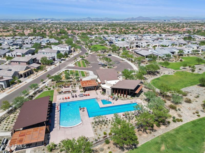 Gorgeous grounds within Avance