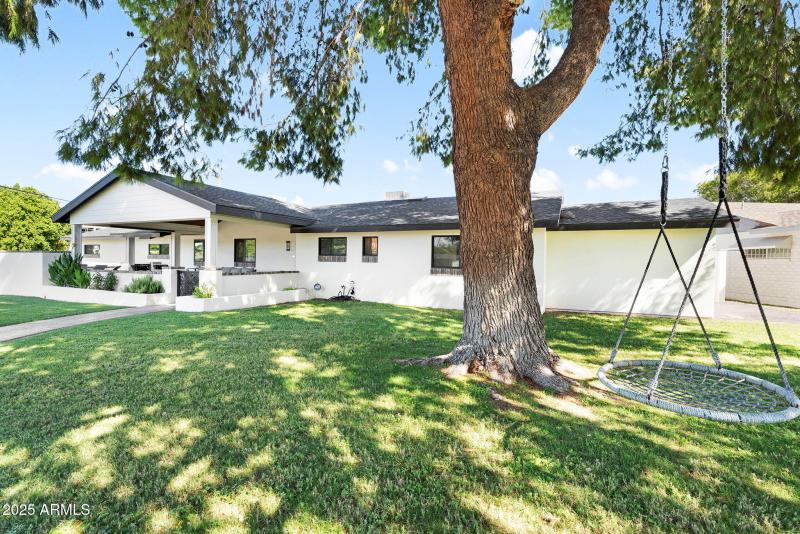 3-web-or-mls-3102 E Mariposa St -1