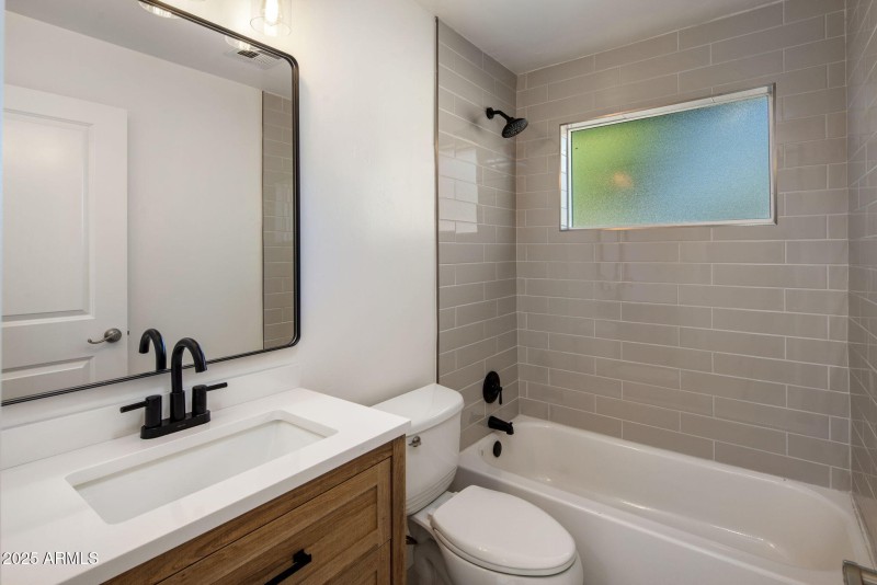 6-web-or-mls-D46A0802 copy