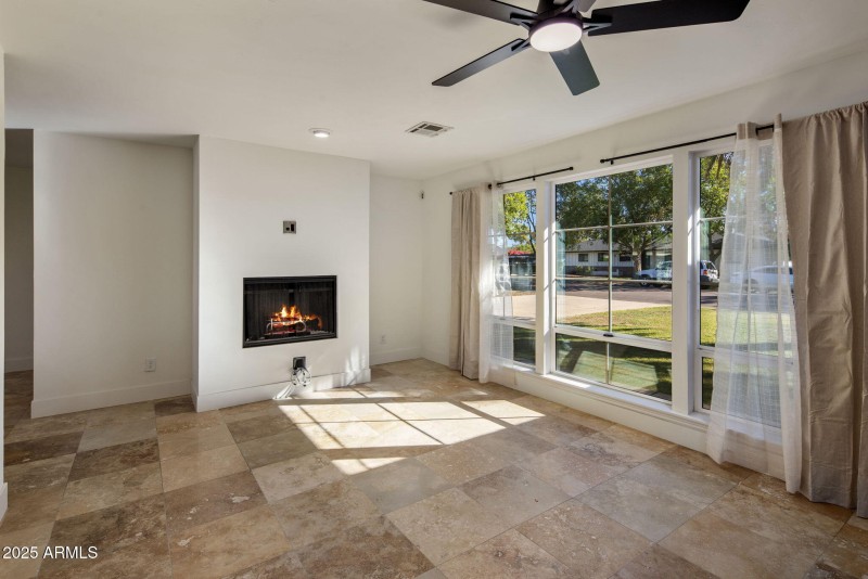 9-web-or-mls-D46A0816 copy