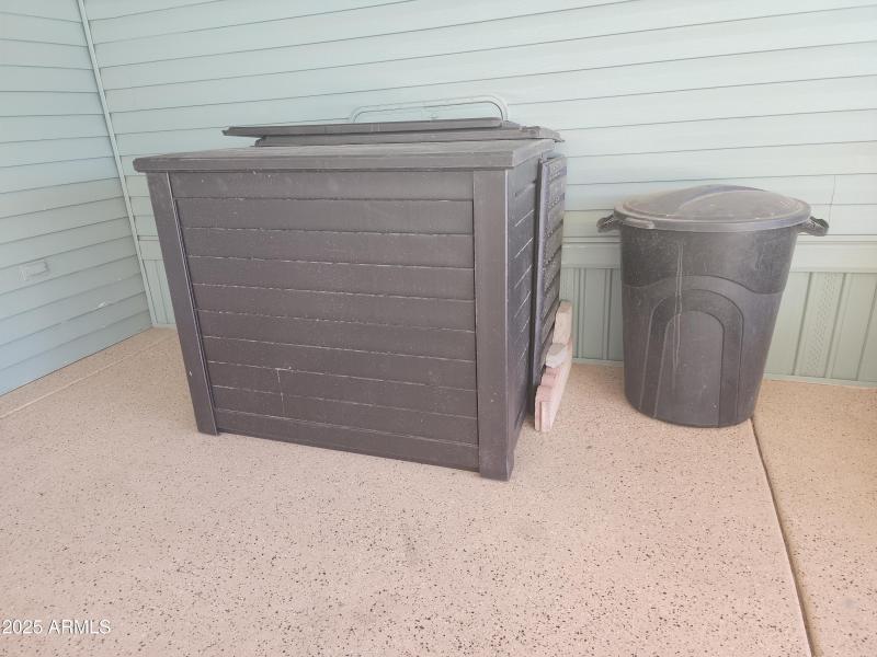 76 West Carport Storage box for larger H