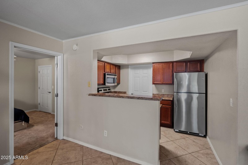 16-web-or-mls-17017 N 12th St 1002 Done-