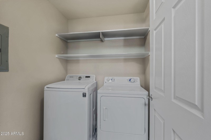 23-web-or-mls-17017 N 12th St 1002 Done-