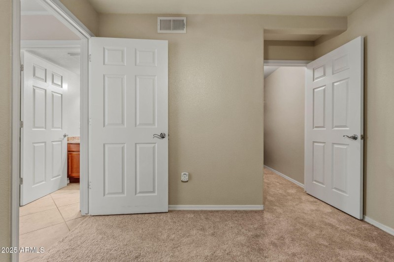 30-web-or-mls-17017 N 12th St 1002 Done-