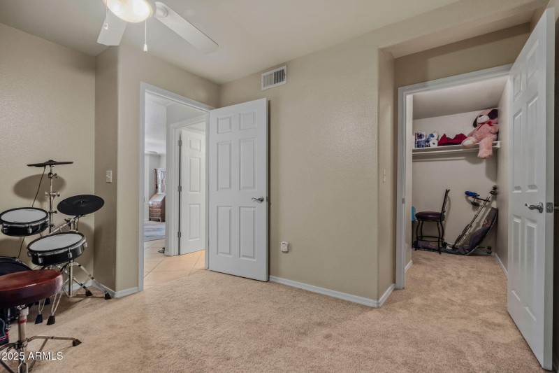 29-web-or-mls-17017 N 12th St 1002 Done-