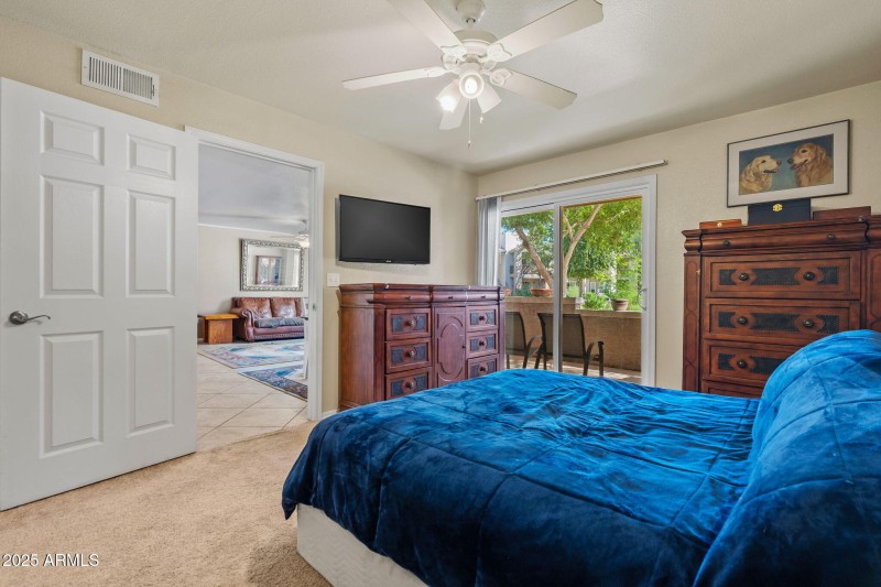 37-web-or-mls-17017 N 12th St 1002 Done-