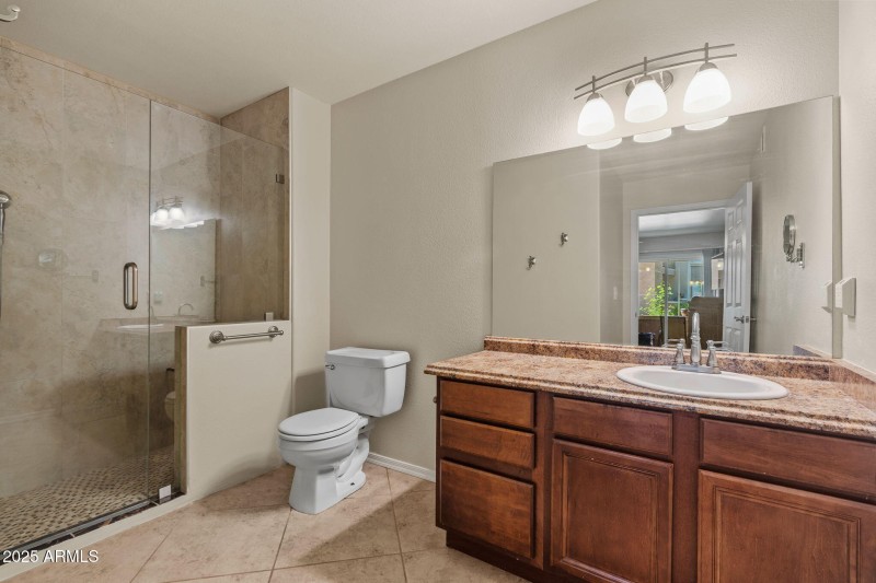 42-web-or-mls-17017 N 12th St 1002 Done-