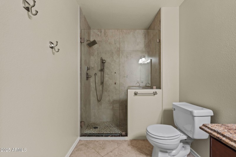 43-web-or-mls-17017 N 12th St 1002 Done-