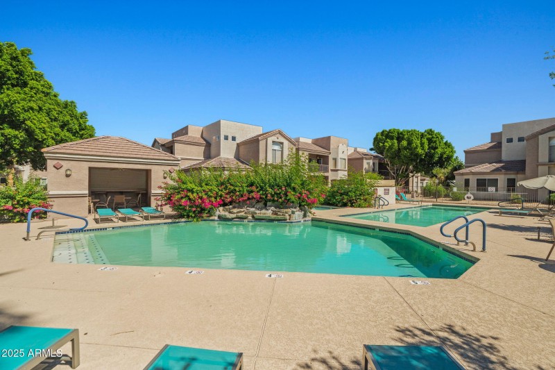 53-web-or-mls-17017 N 12th St 1002 Done-