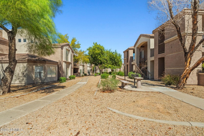 51-web-or-mls-17017 N 12th St 1002 Done-