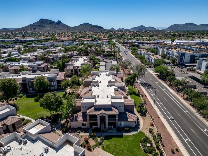 63-web-or-mls-17017 N 12th St 1002 Aeria