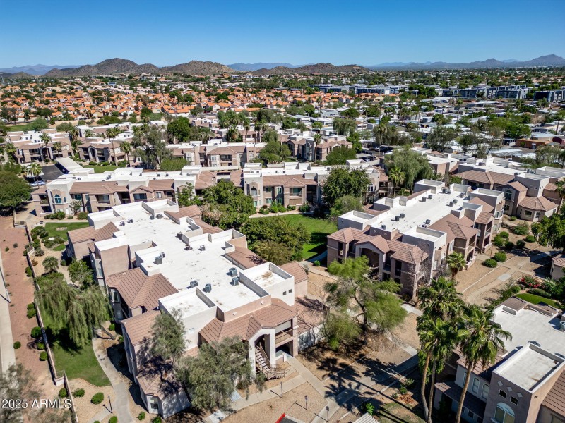 66-web-or-mls-17017 N 12th St 1002 Aeria