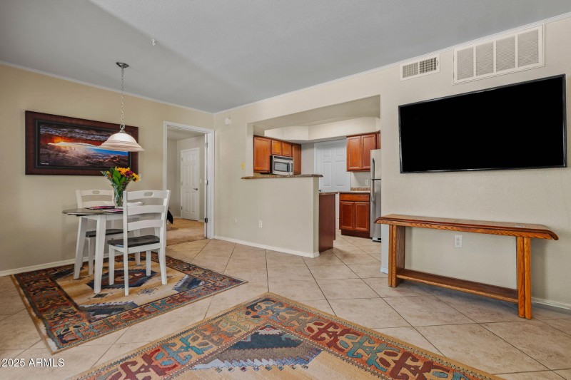 9-web-or-mls-17017 N 12th St 1002 Done--