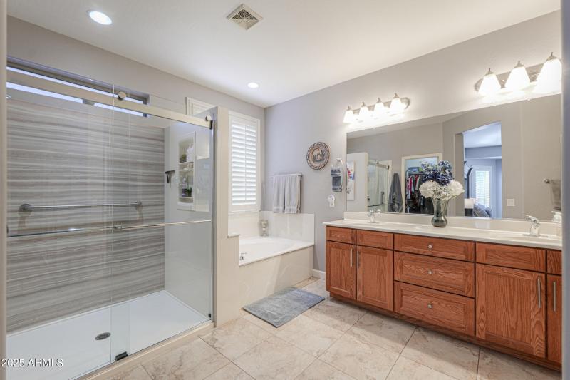 Master walk in shower