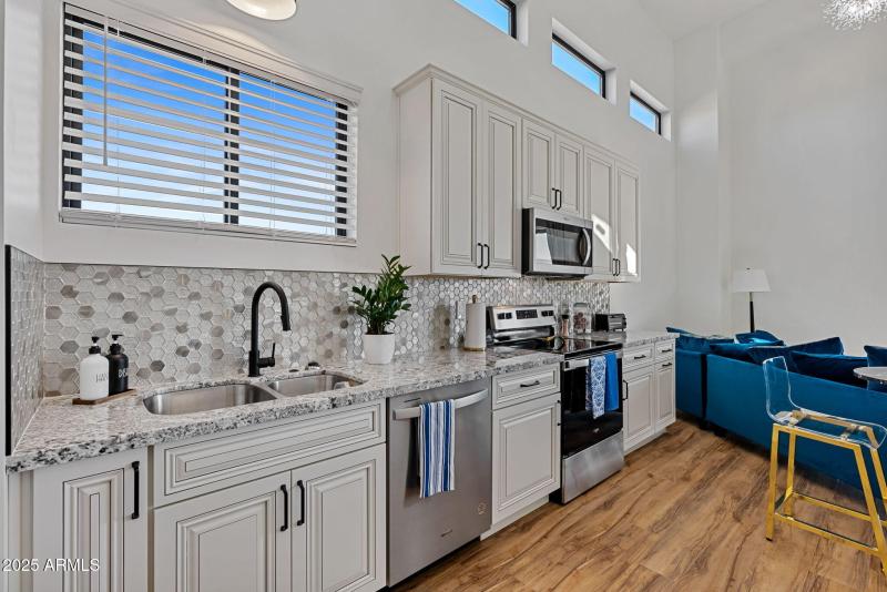 32-web-or-mls-14537-e-windstone-trail